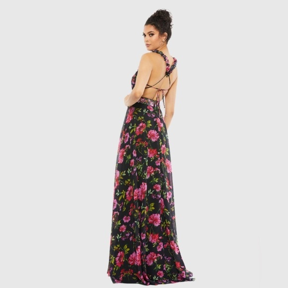 IEENA FOR MAC DUGGAL 9156 NWT
Embellished Belt Ruffled Halter Strap Gown - Picture 4 of 7